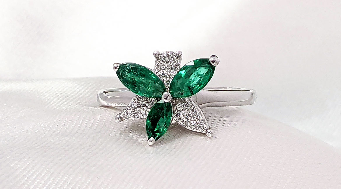 Smaragdový prsteň s diamantmi