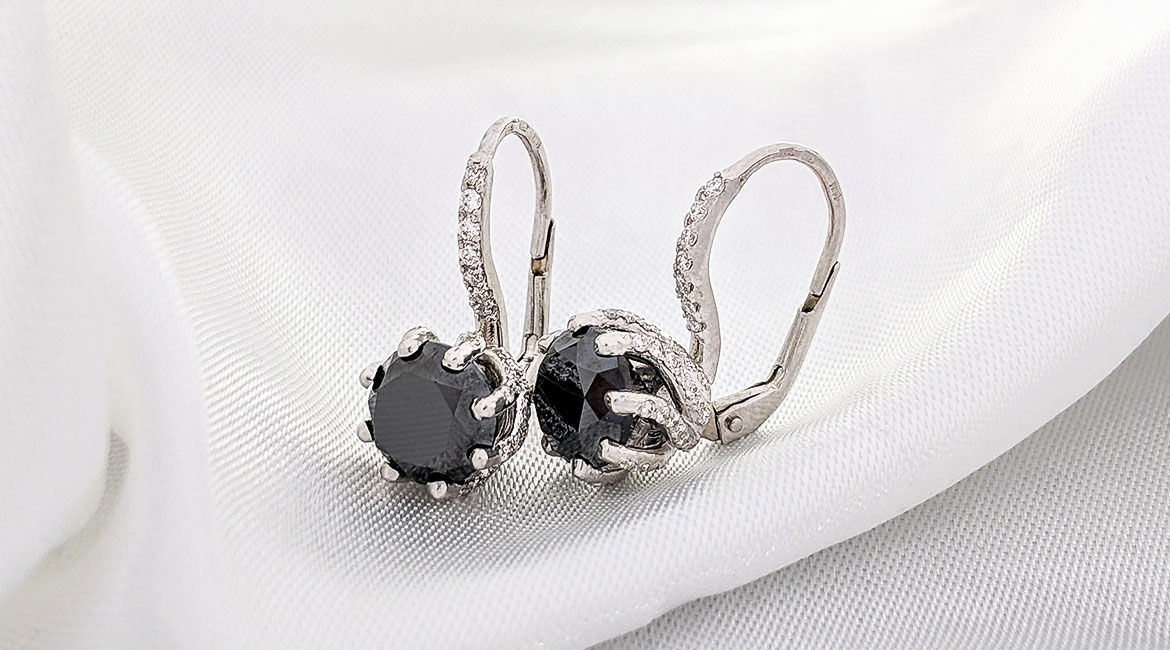 Náušnice s černým diamantem