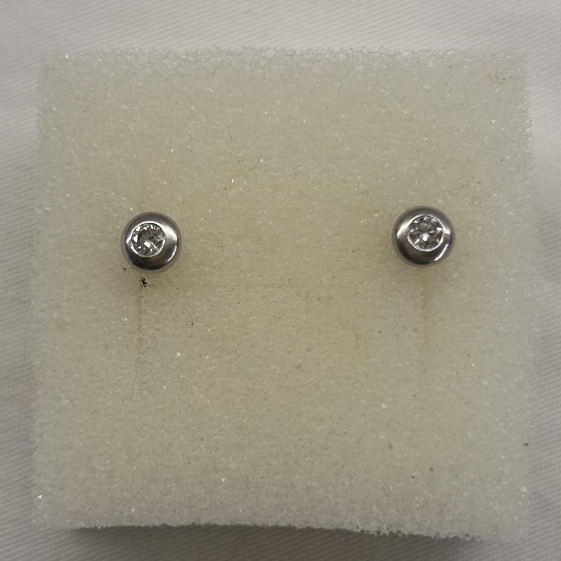 Zlaté náušnice s 2ks diamantu