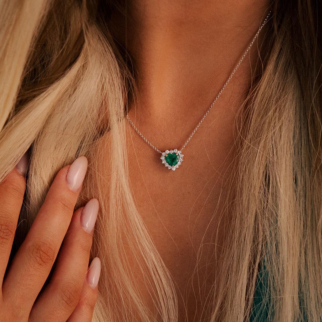 Tsavoritový náhrdelník Calon, biele zlato, srdce