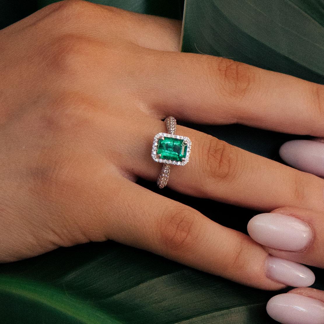 Smaragdový prsteň Isme, biele zlato