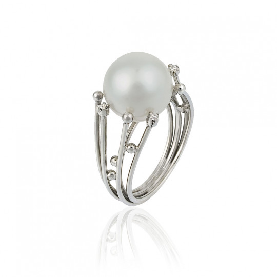 Prsteň La Luna, biele zlato, juhomorská perla, diamant.