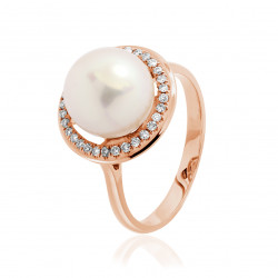 Prsteň Petals, ružové zlato, sladkovodná perla, diamant.