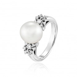 Prsteň  Boom, biele zlato, juhomorská perla, diamant.
